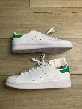*New* Adidas Stan Smith  White Sneakers with Green Heel Tab